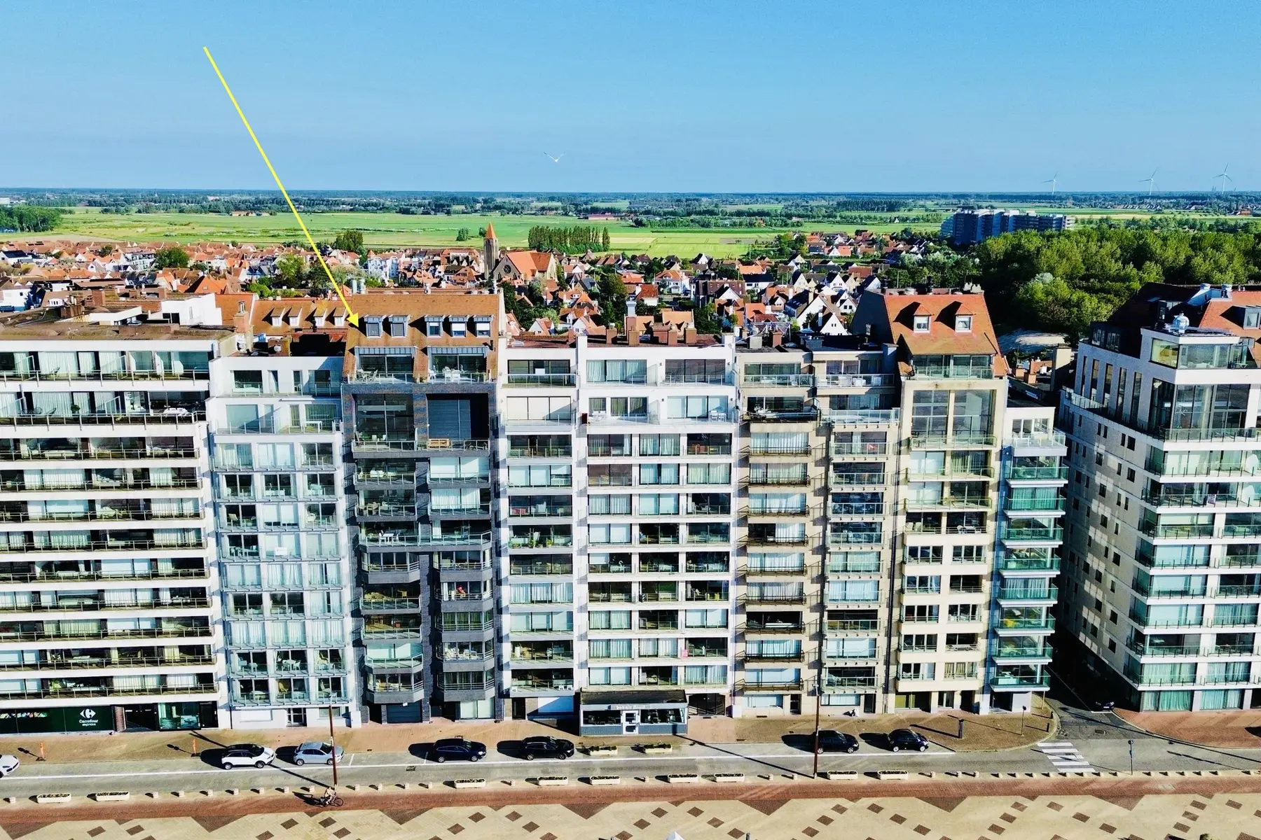 penthouse on the zeedijk in Duinbergen, Zeebergen.